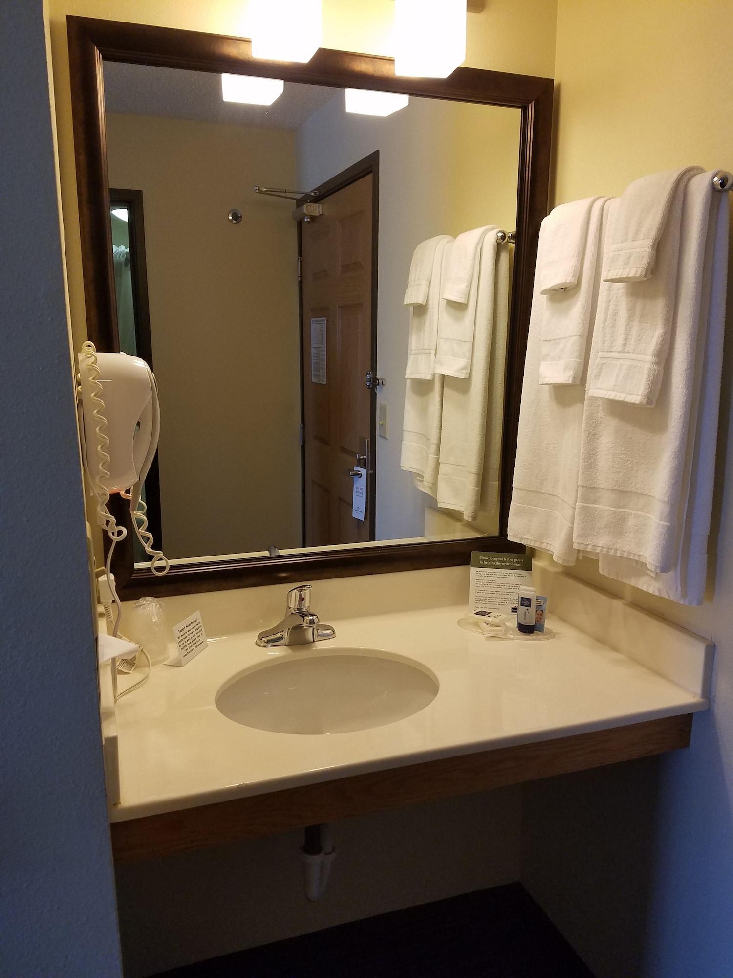 Americinn By Wyndham Rice Lake Bagian luar foto