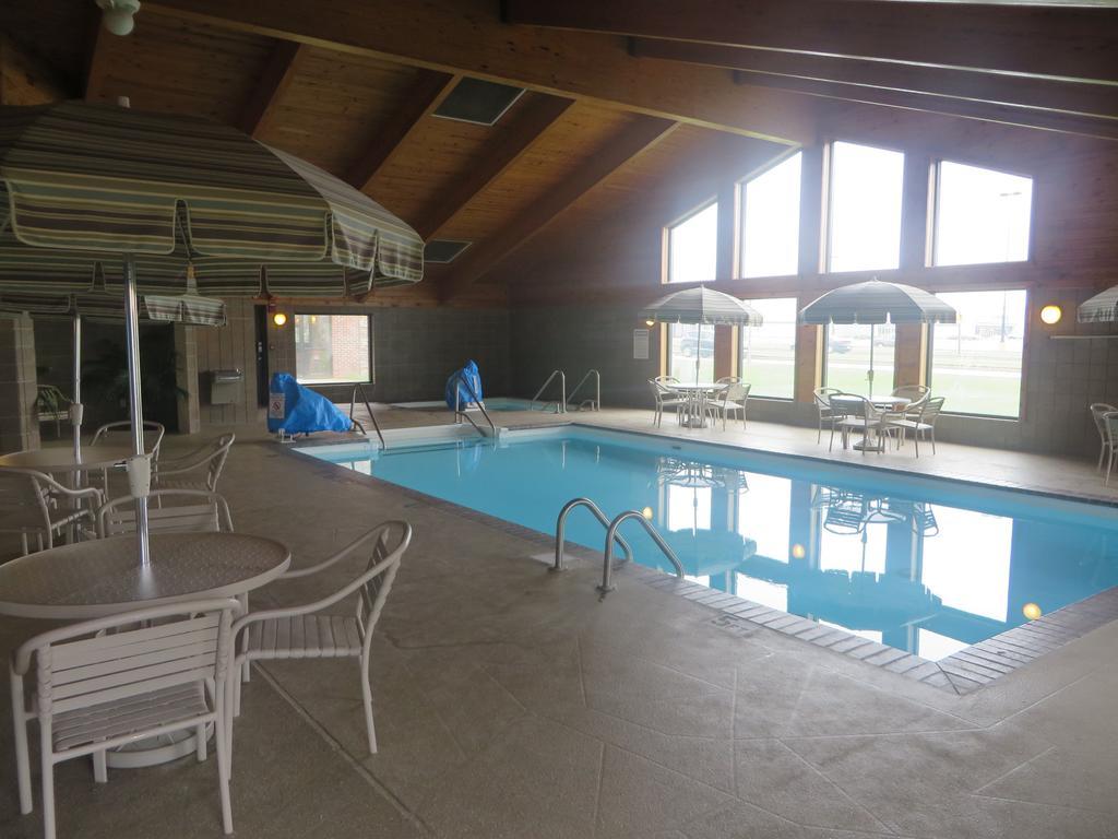 Americinn By Wyndham Rice Lake Bagian luar foto