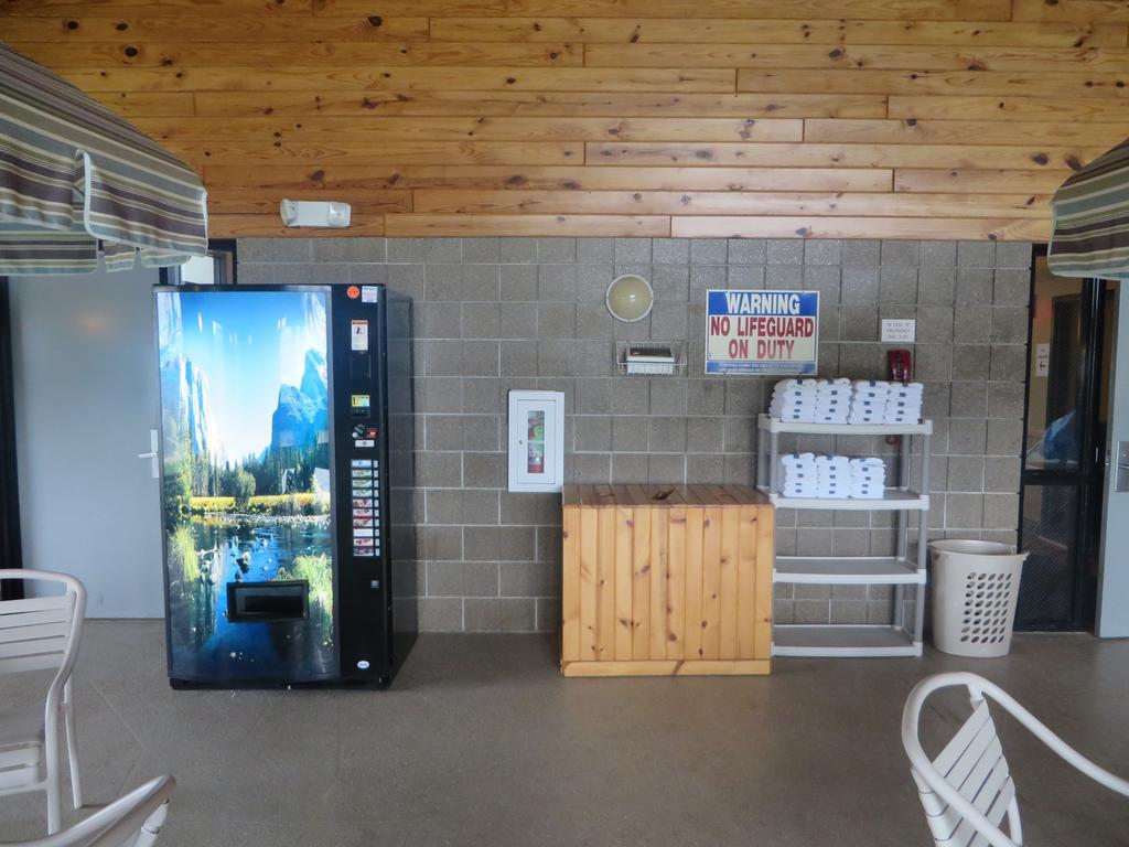 Americinn By Wyndham Rice Lake Bagian luar foto
